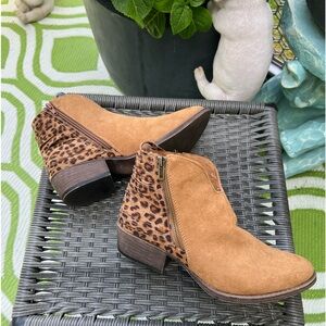 Very G all letter suede/leather booties